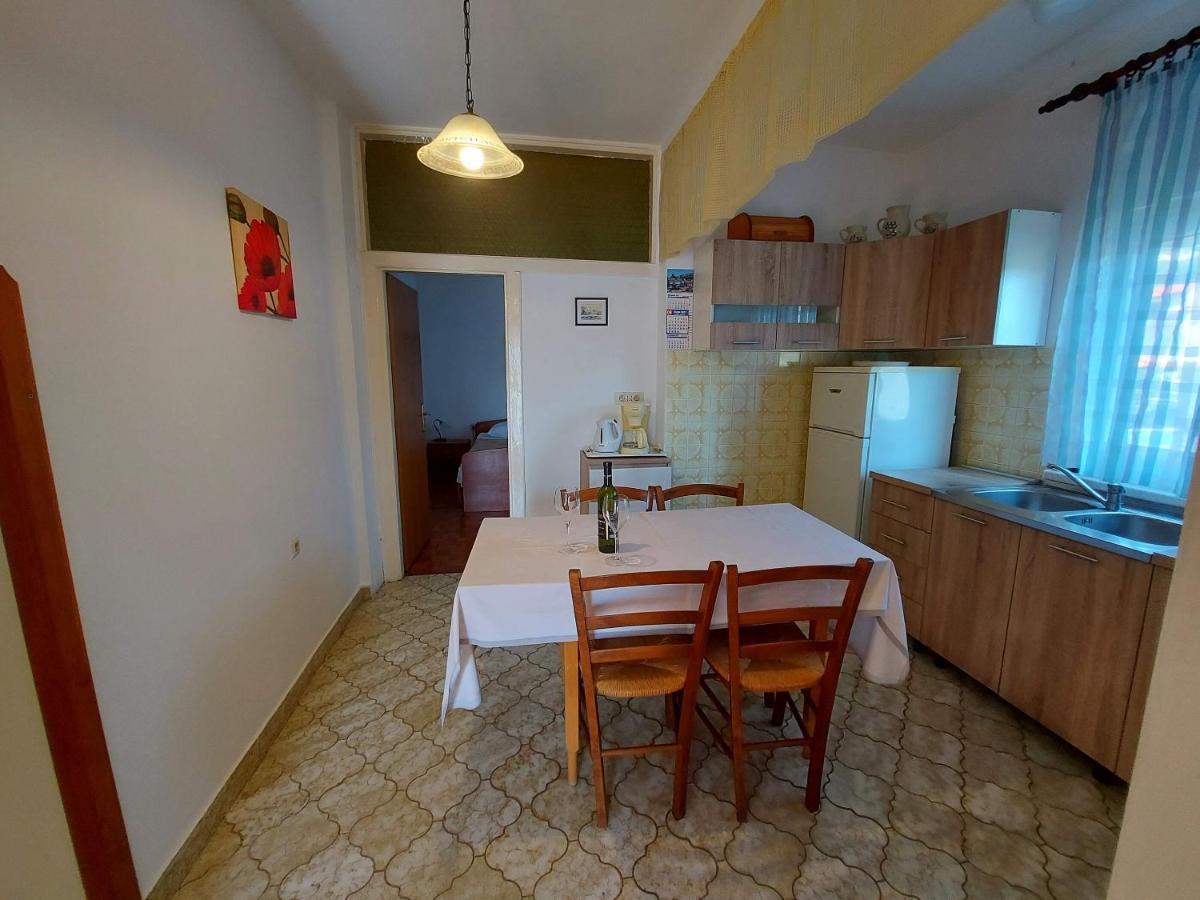 Apartments Fam Tomasic Baška Habitación foto